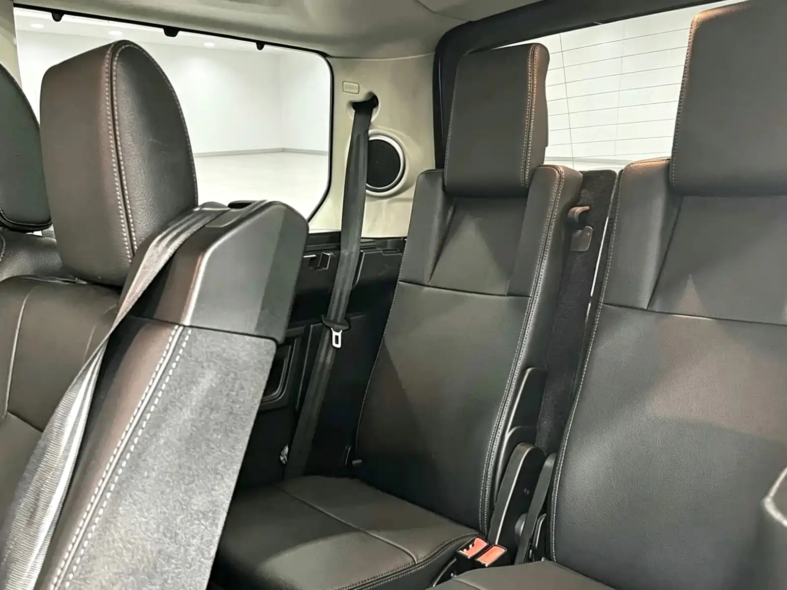 Photo 7 - Land Rover Discovery