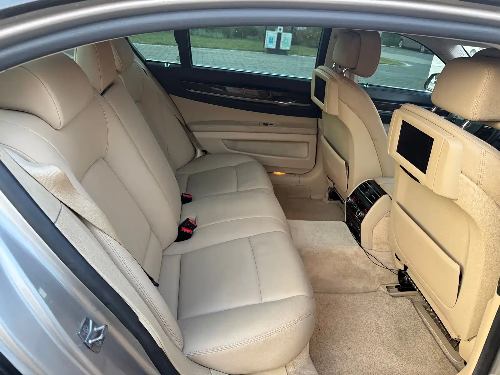 صورة 14 - BMW 7 Series