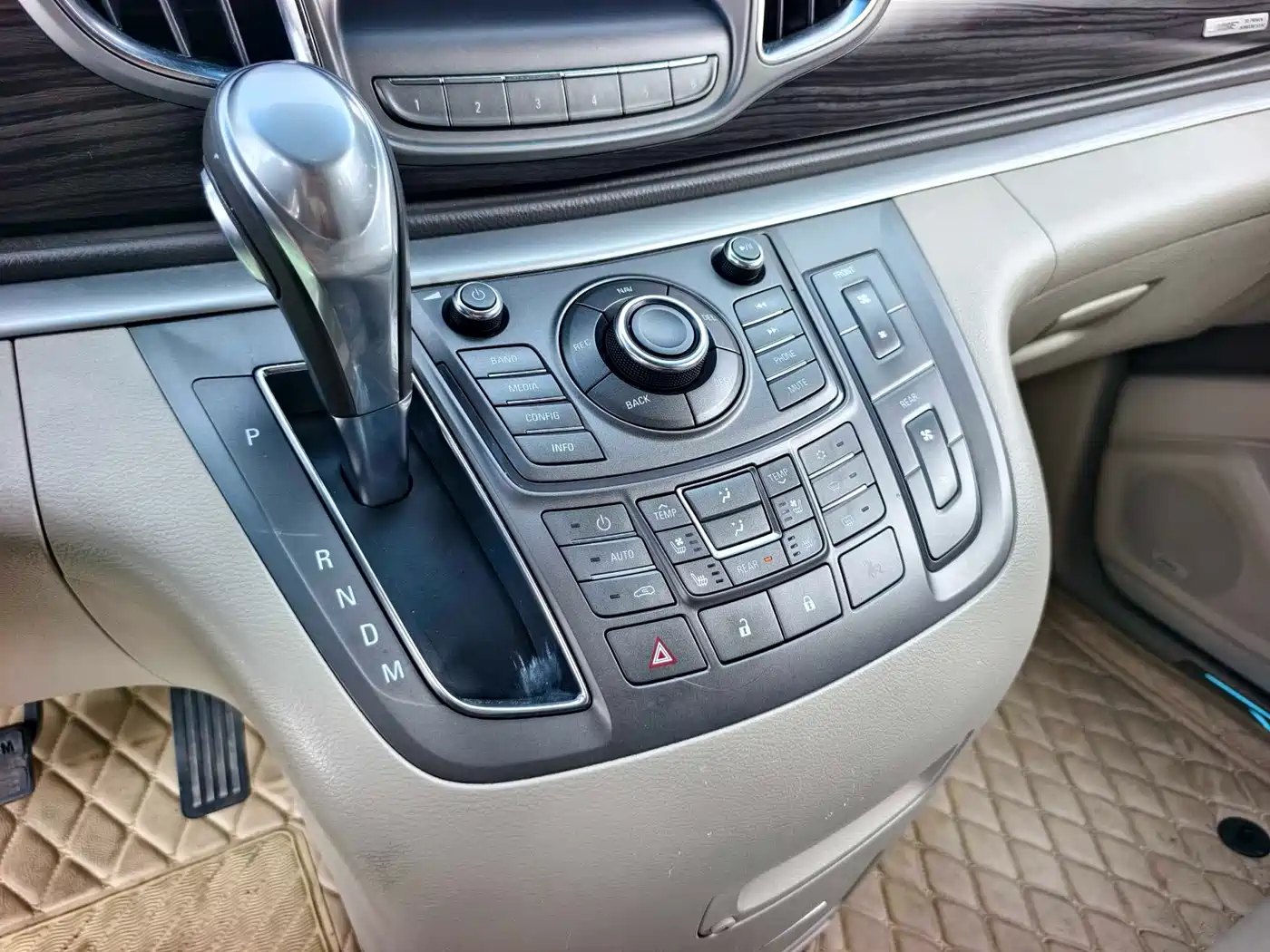 Buick GL8 2013 3.0L XT Luxury Business Flagship Edition фото 7