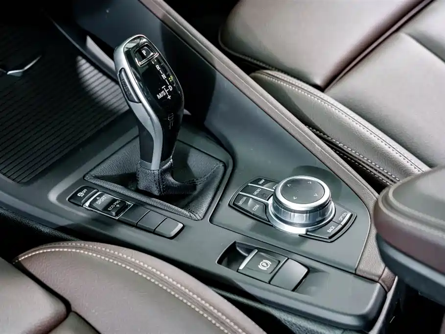 BMW X1 2021 sDrive20Li Fashion фото 11