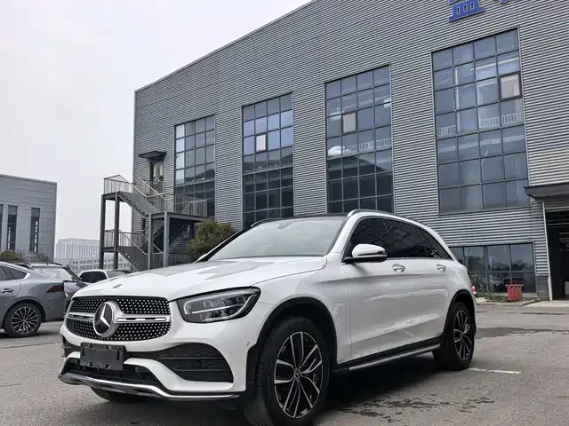 MERCEDES-BENZ GLC