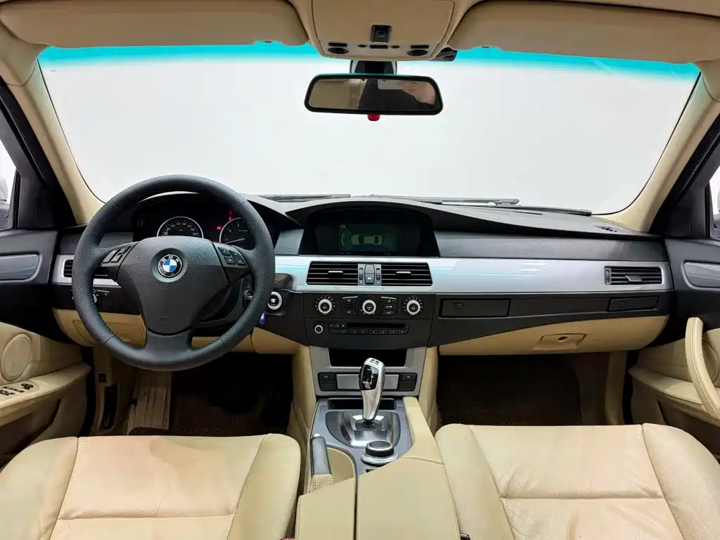 Photo 13 - BMW 5 Series