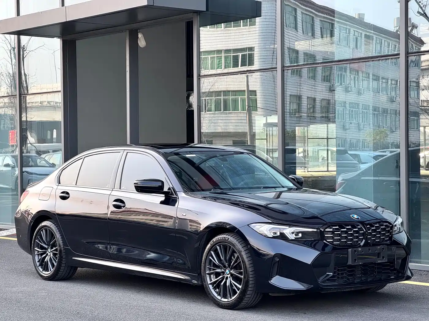 BMW 3 Series 2024 325Li M Sport Shadowline Package фото 3