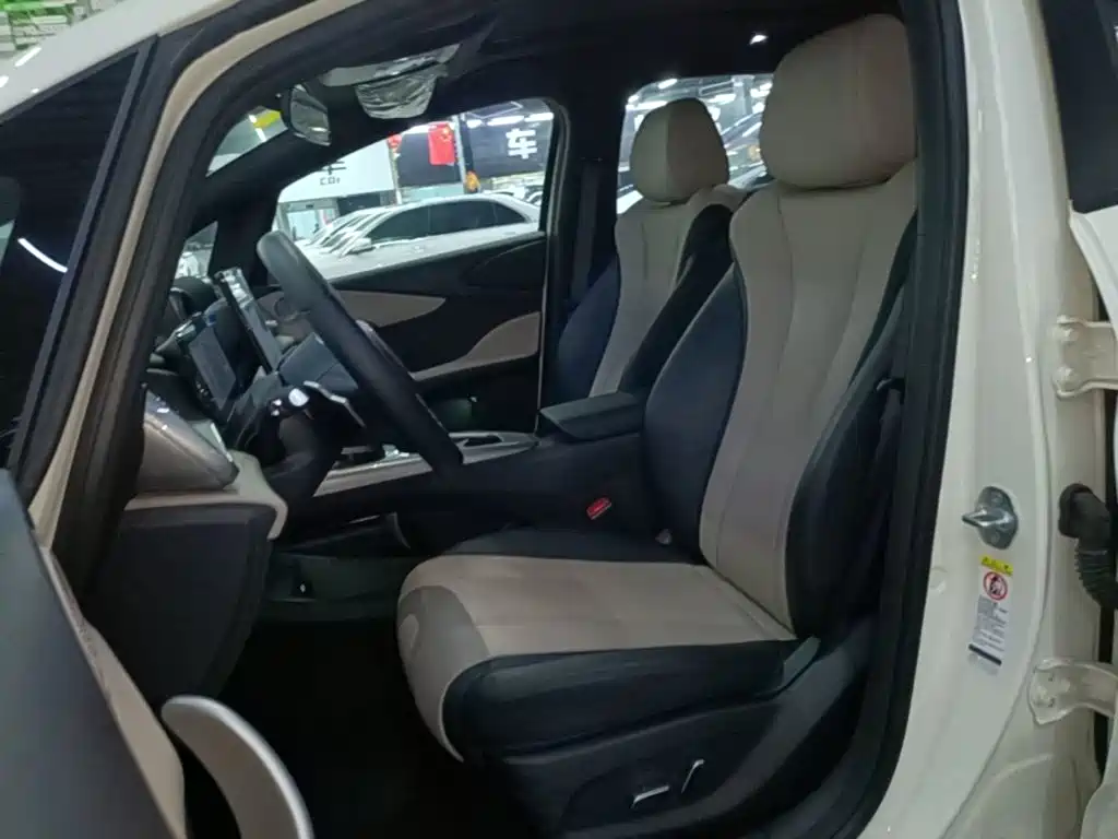 Photo 15 - BYD Dolphin