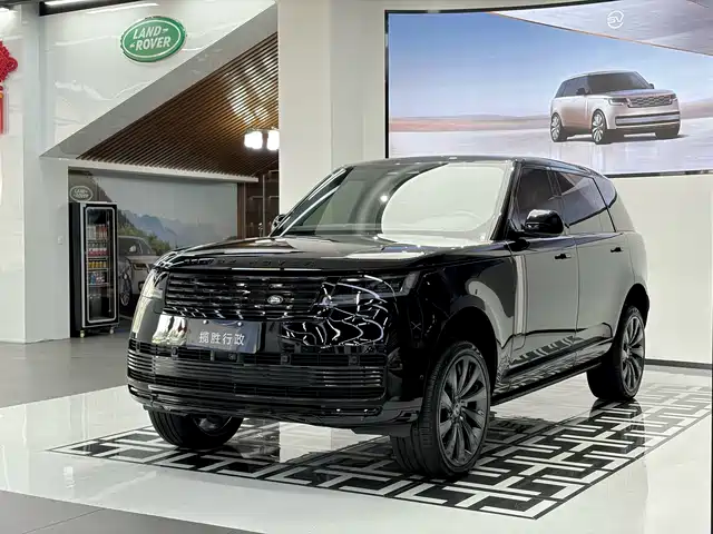 Land Rover Range Rover 2025 3.0 L6 360PS Golden Age Edition — фото 1