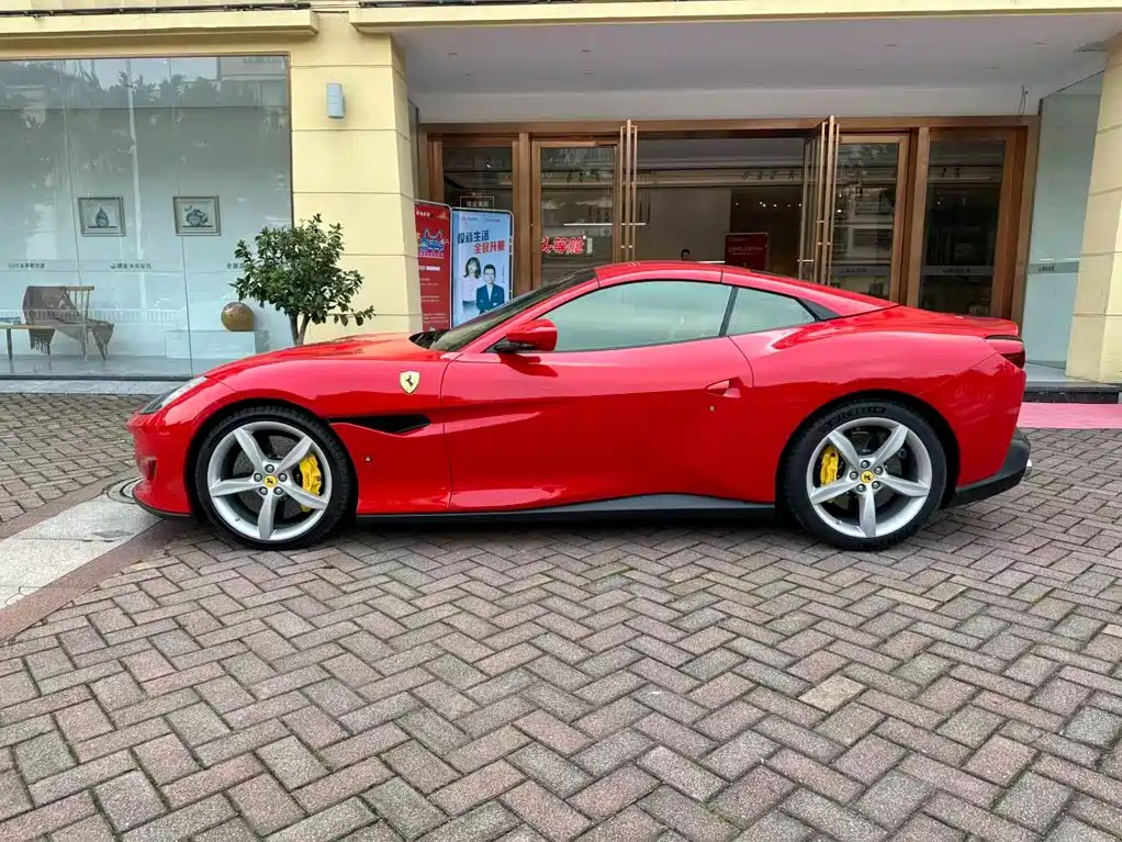 Ferrari Portofino 2019 2018 Model 3.9T