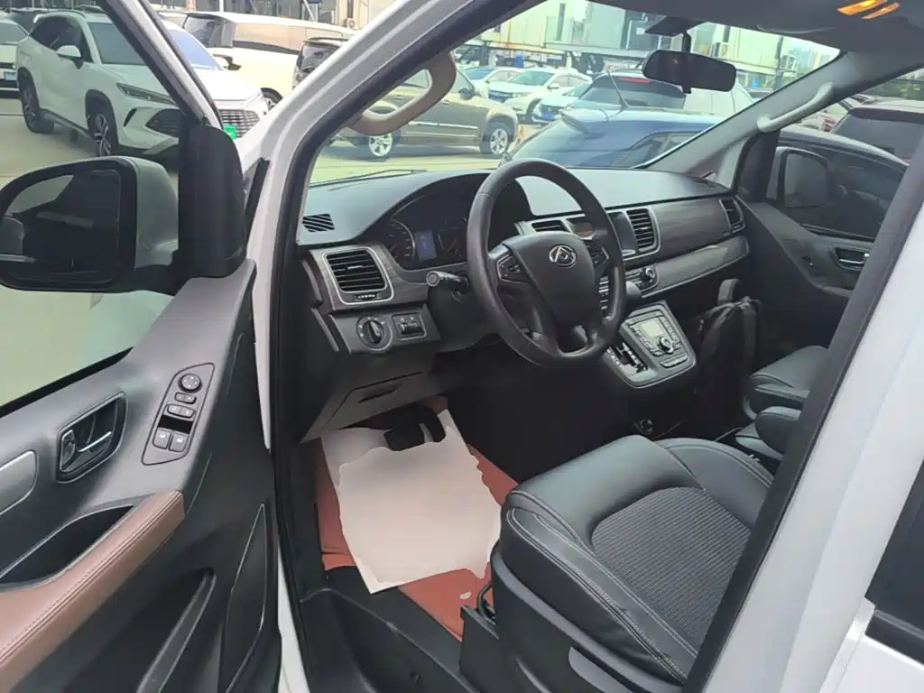SAIC Maxus Maxus G10 2021 2019 Facelift PLUS 2.0T Automatic Elite Edition China VI