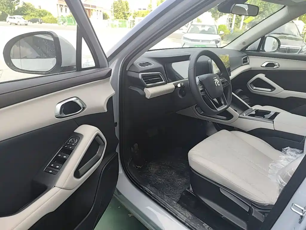 BYD Yuan UP 2026 2025 Model 301KM Navigator