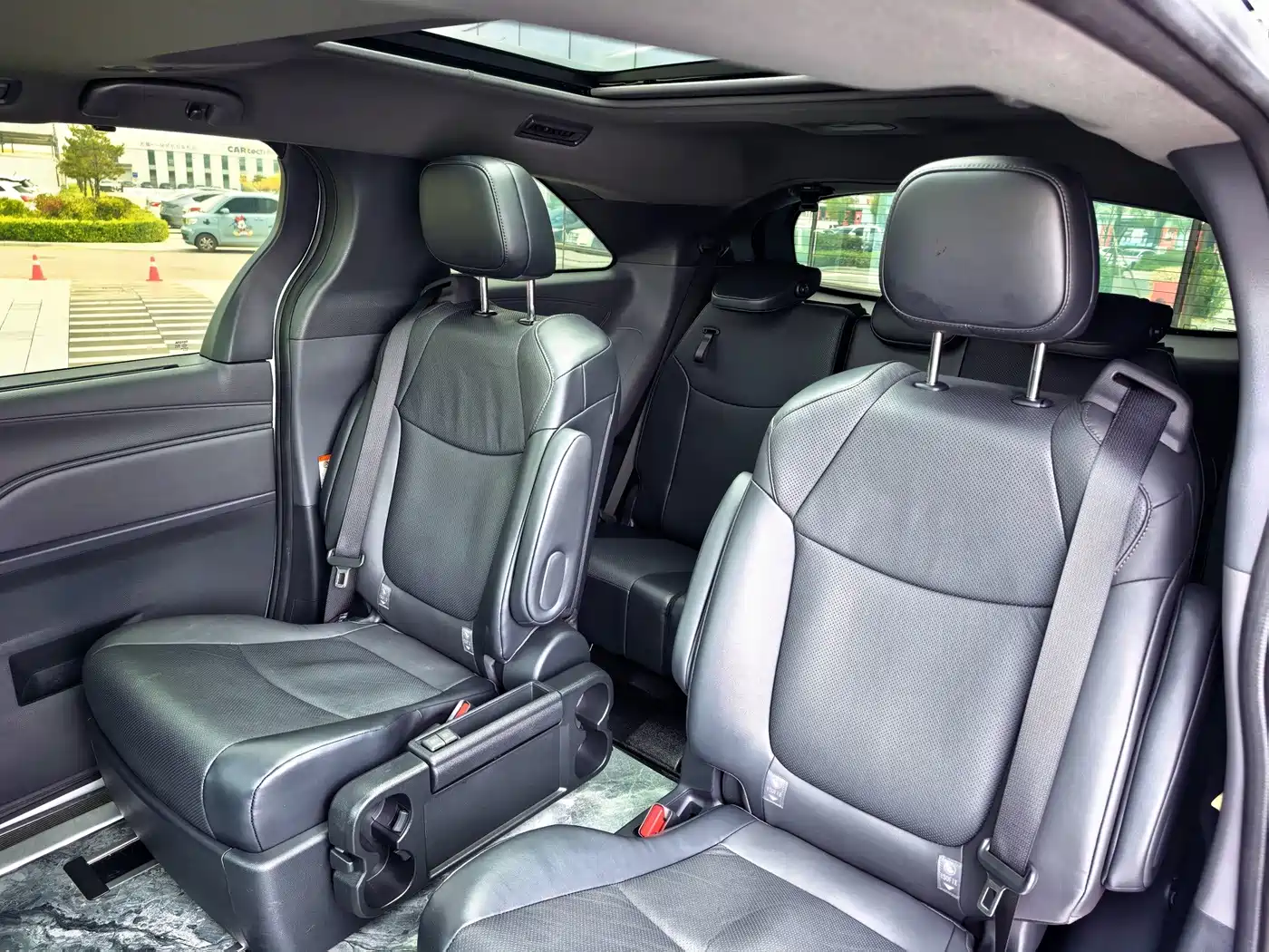 Toyota Granvia 2025 2024 2.5L Hybrid Premium PLUS