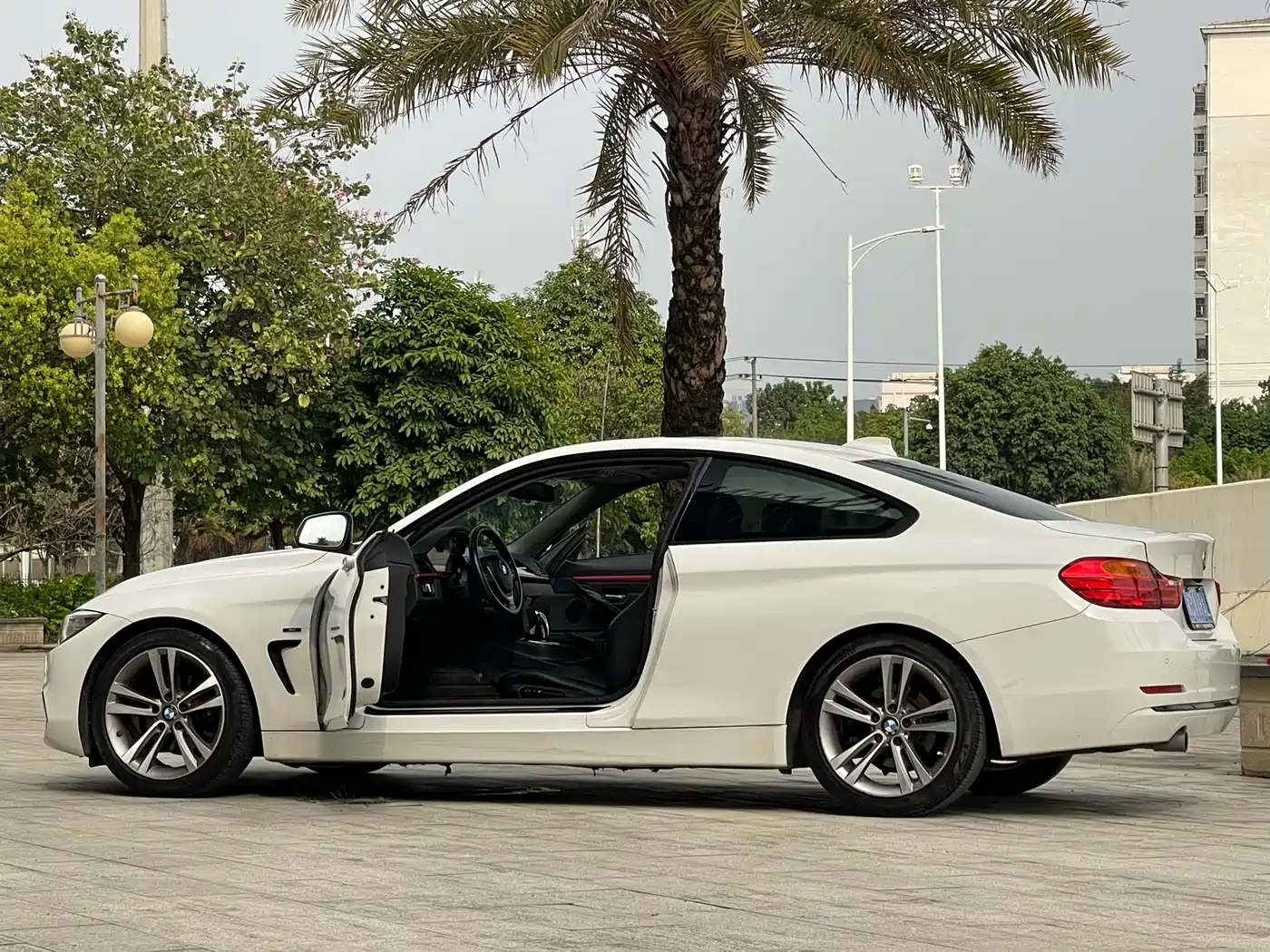 BMW 4 Series 2014 420i Design Package фото 16