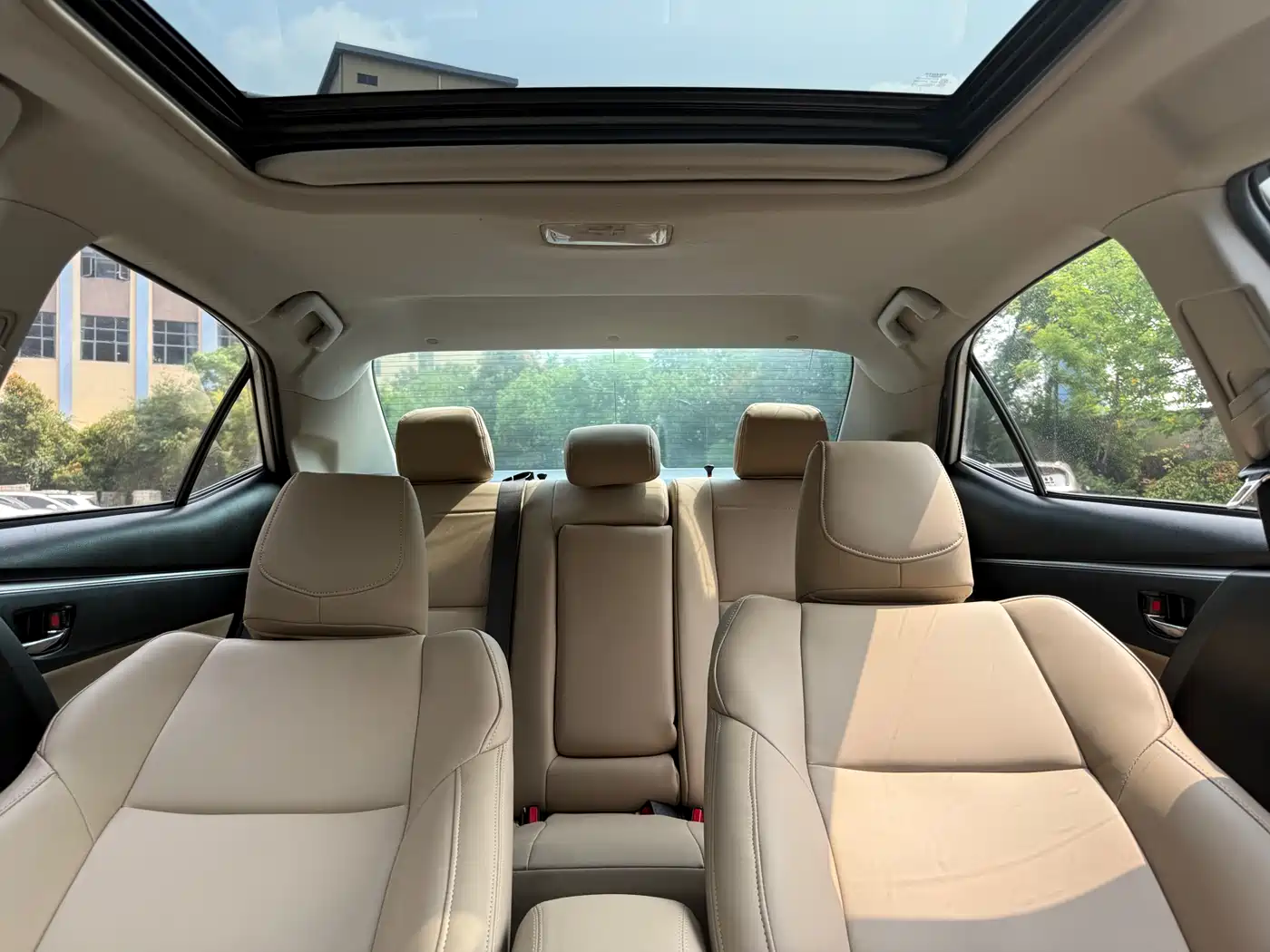 Toyota Levin 2017 Facelift 185T CVT Elite (China V) фото 9