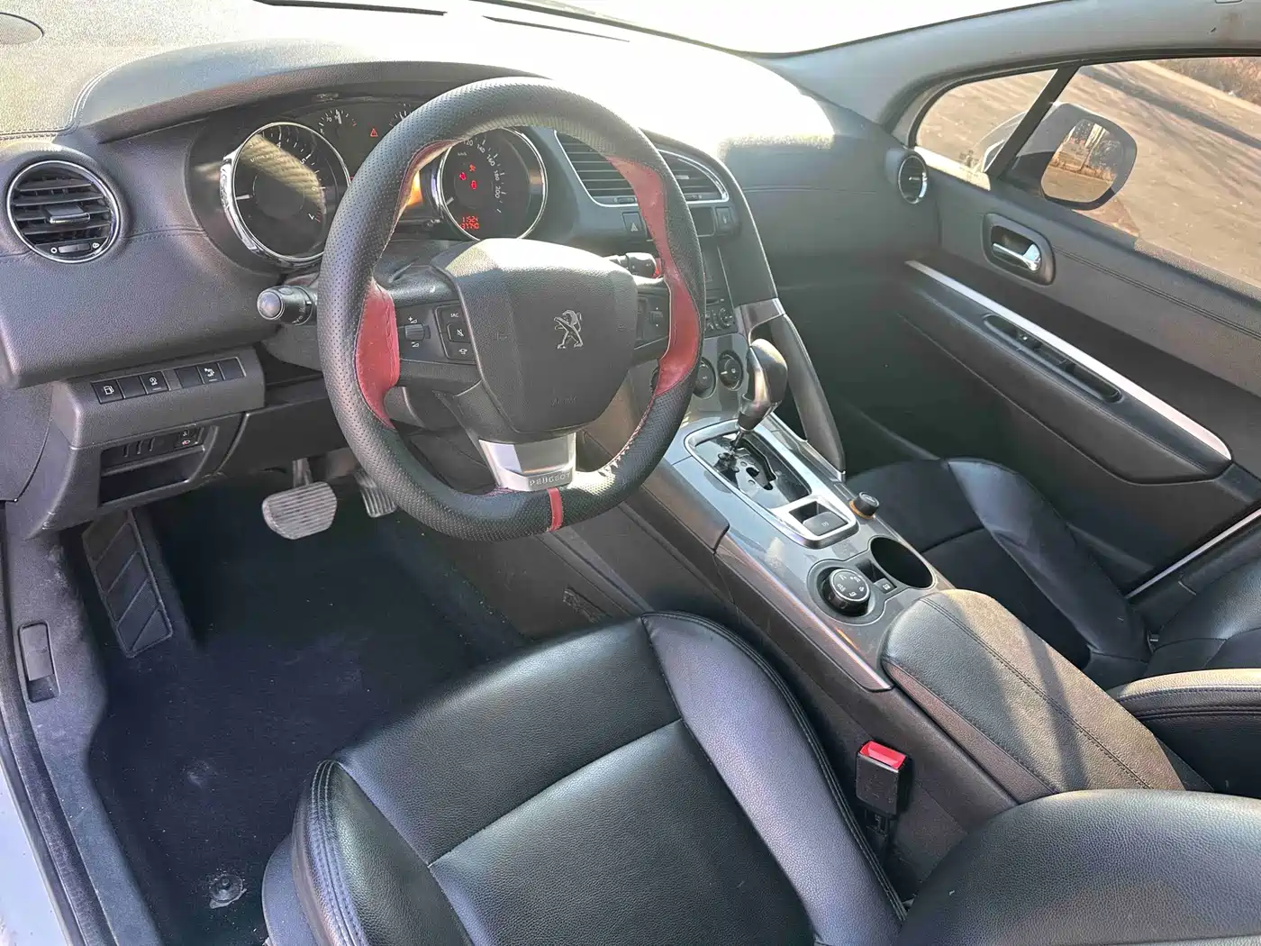 Peugeot 3008 2016 1.6THP Automatic Classic Edition фото 5