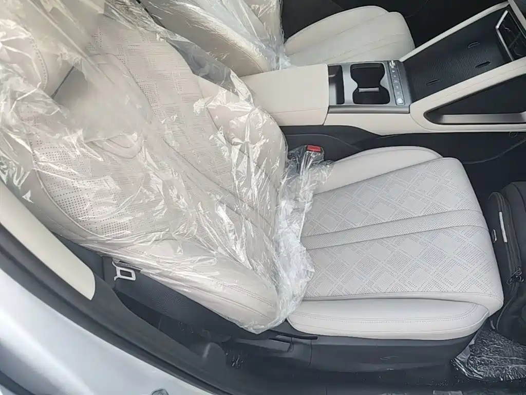 BYD Yuan UP 2026 2025 Model 301KM Navigator