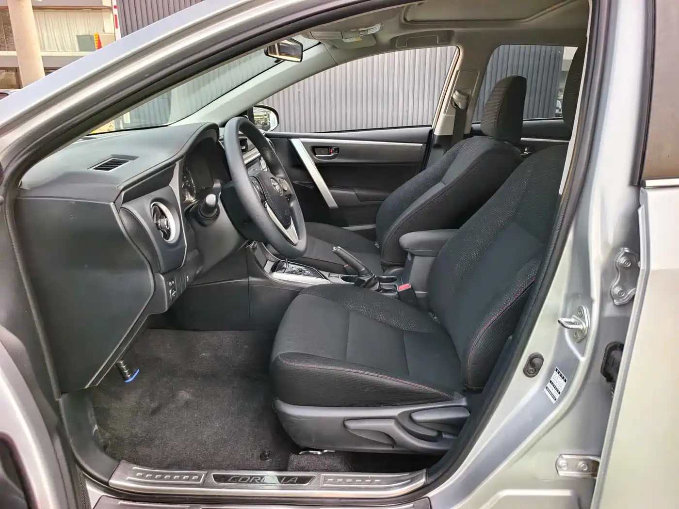 Toyota Corolla 2018 1.2T S-CVT GL-i Smart Shine Edition фото 13