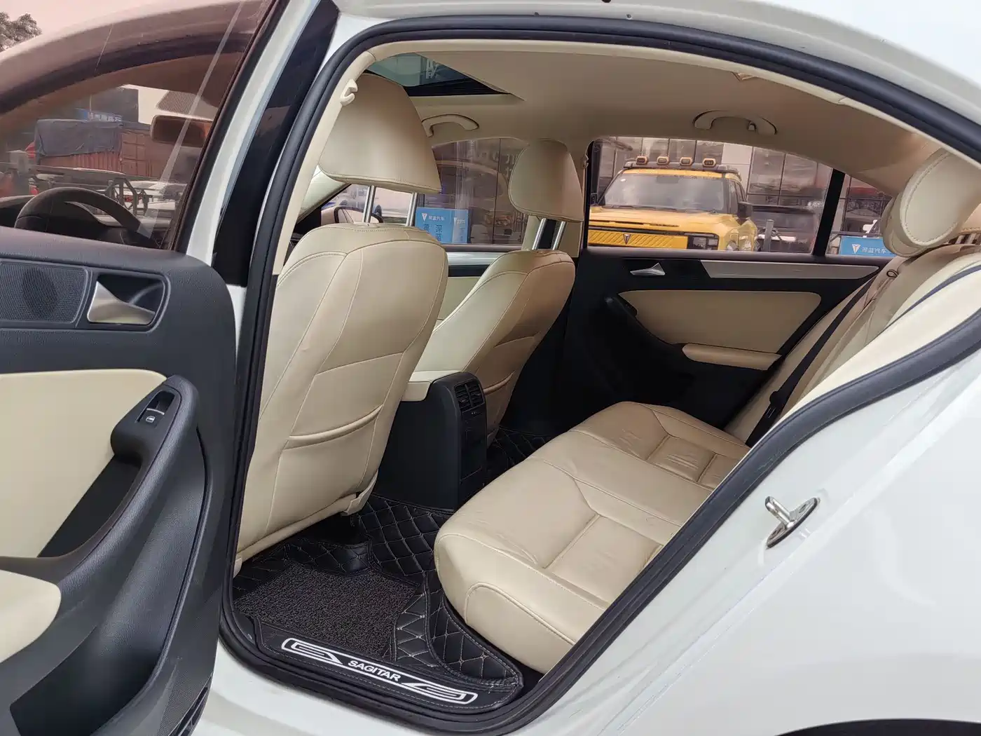 Volkswagen Sagitar 2014 1.4TSI Automatic Fashion фото 9