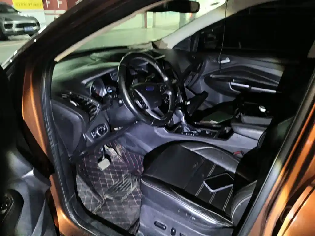 Photo 8 - Ford Kuga