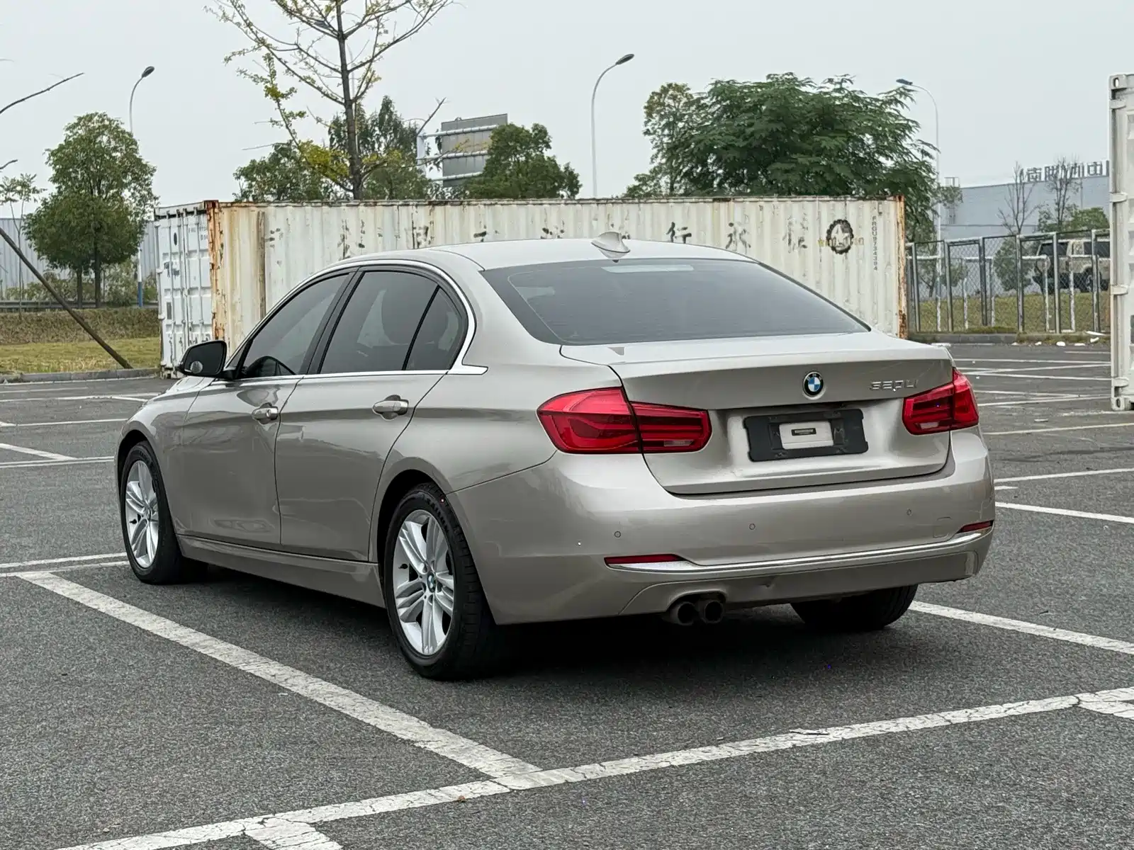 Photo 6 - BMW 3 Series