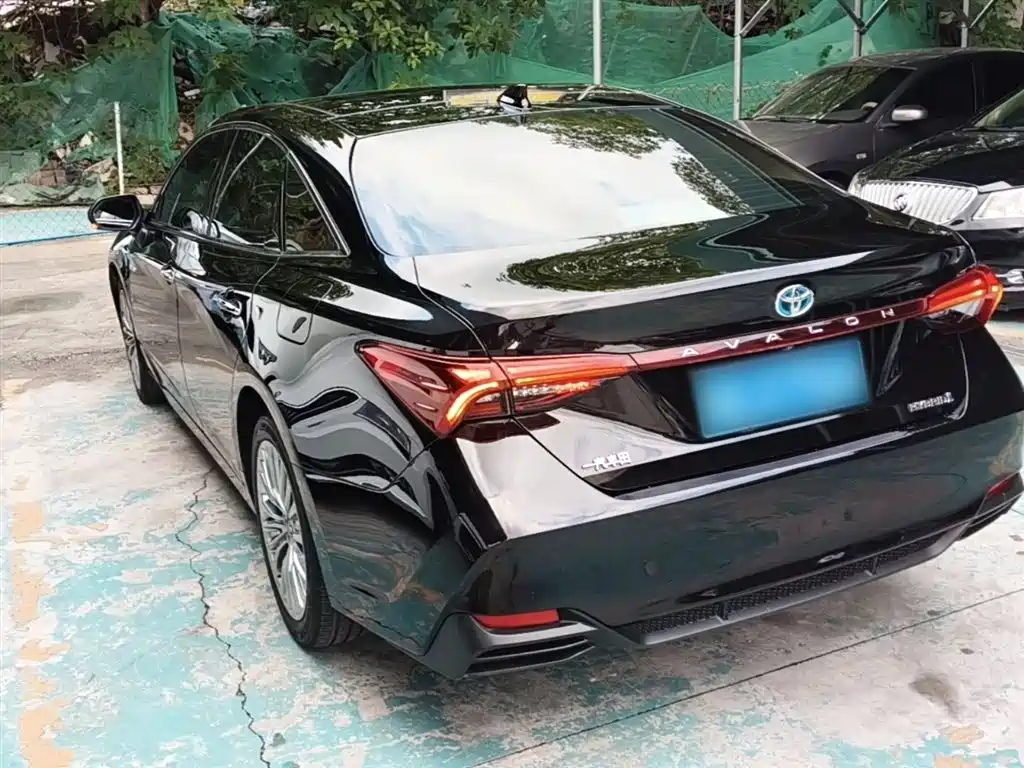 Toyota Avalon 2019 Hybrid 2.5L XLE Premium Edition China VI фото 5