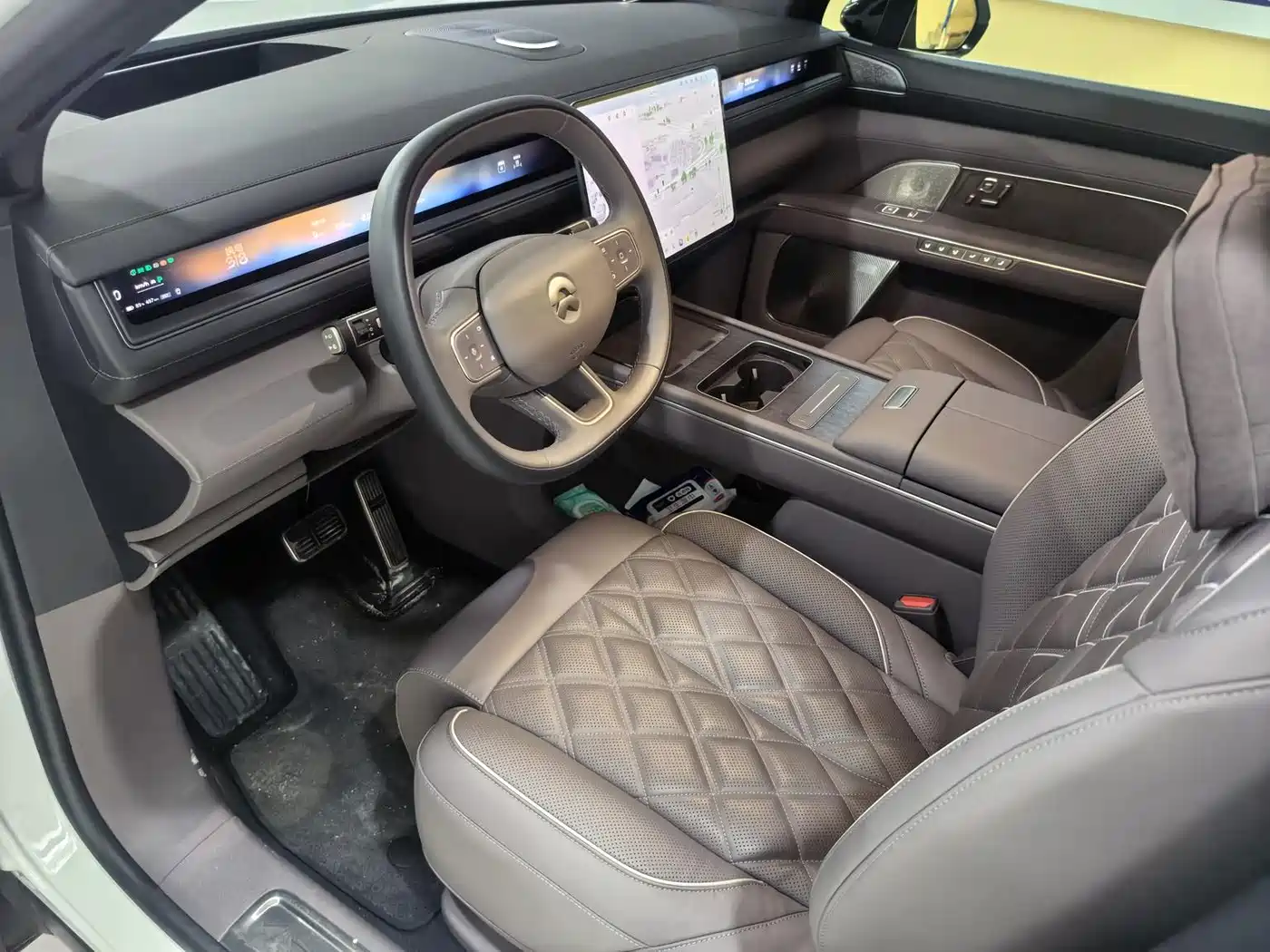 NIO ES8 2026 2025 Model 6-Seat Executive Luxury Edition