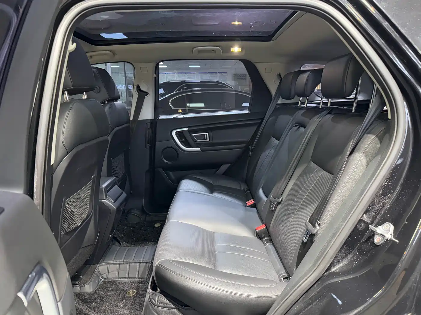Land Rover Discovery Sport 2019 240PS SE Edition China V фото 7