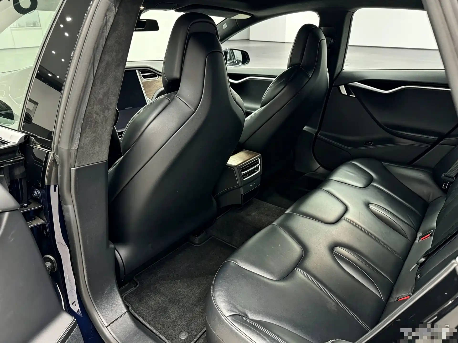 Фото 11 - Tesla Model S