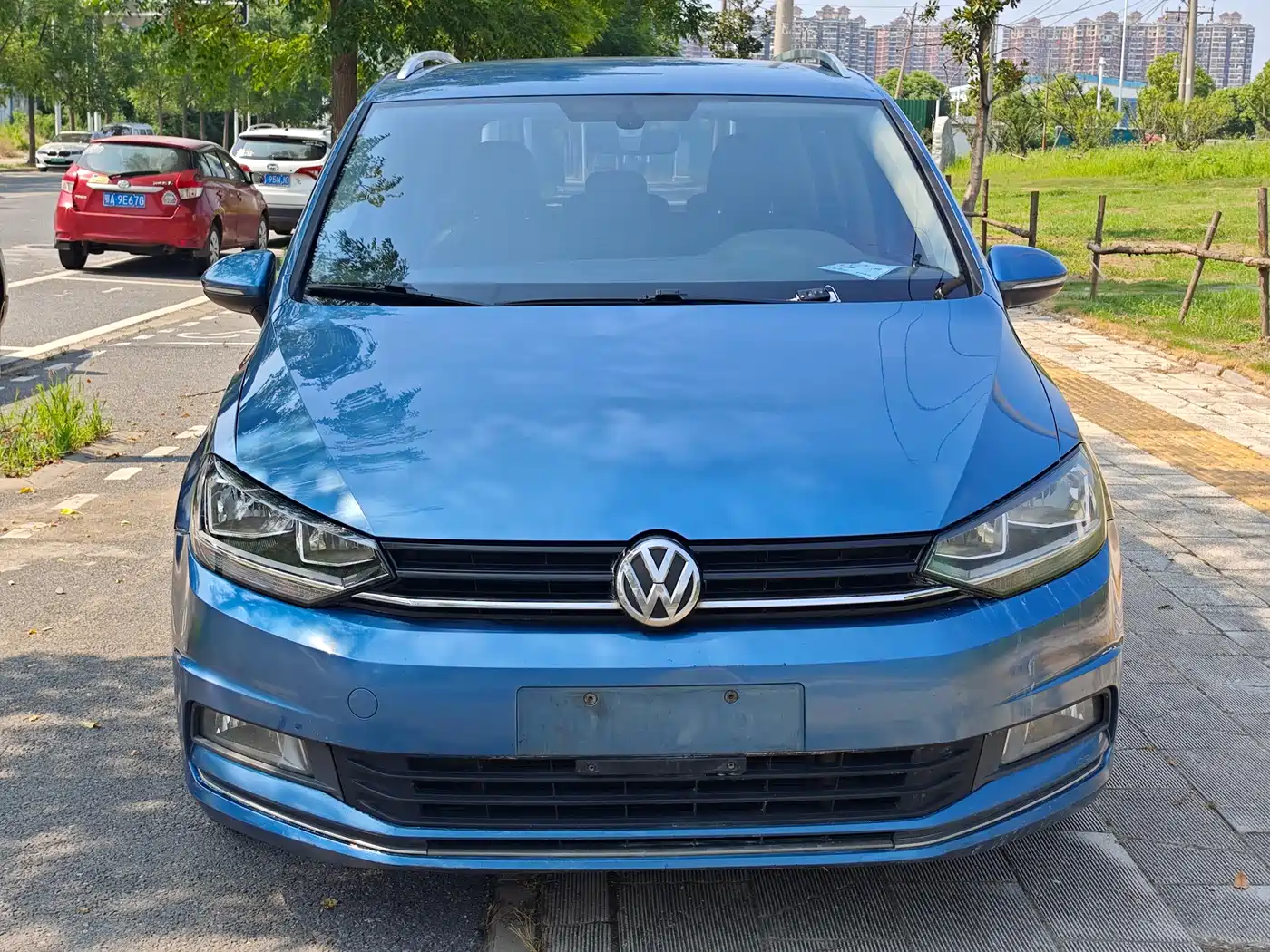 Фото 2 - Volkswagen Touran