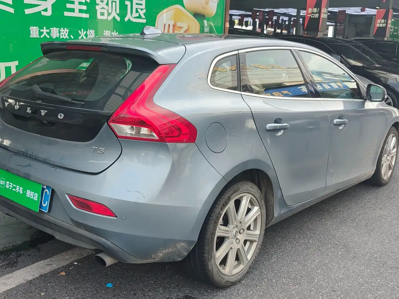Volvo V40 2017 2017 T3 R-Design