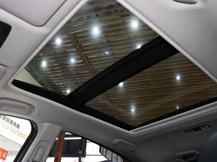 Photo 16 - Honda Vezel