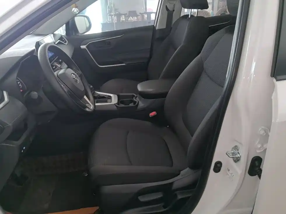 Toyota RAV4 2025 2024 2.0L CVT FWD Urban Edition