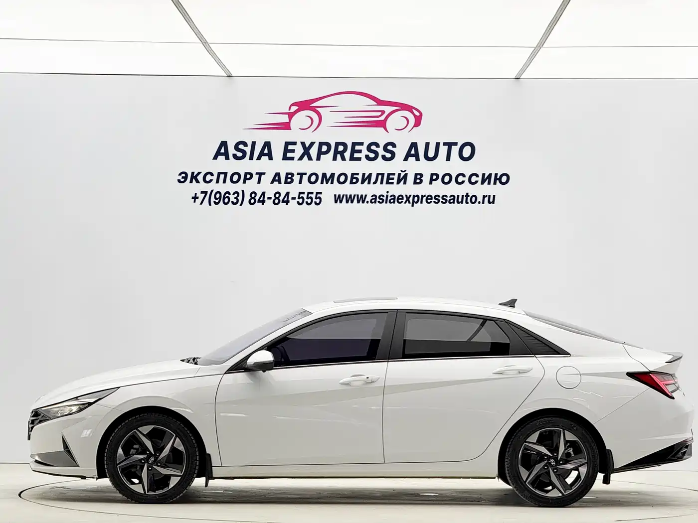Hyundai Elantra 2021 1.5L CVT LUX Premium Edition фото 7