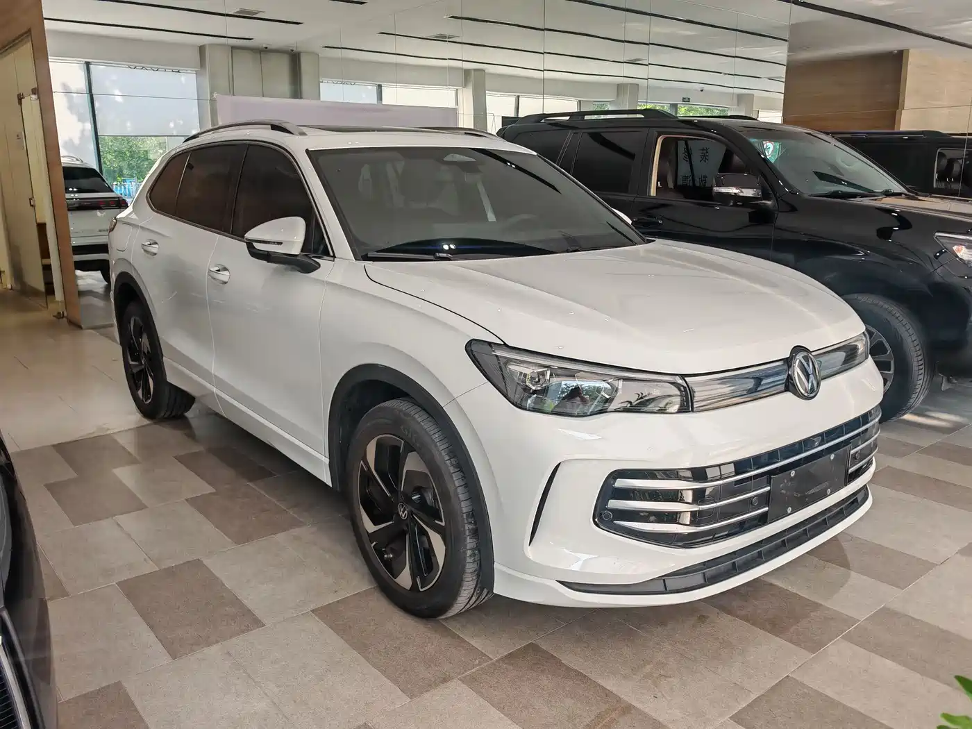 Volkswagen Tiguan L 2025 2024 PRO 330TSI 2WD Intelligent Leader Edition