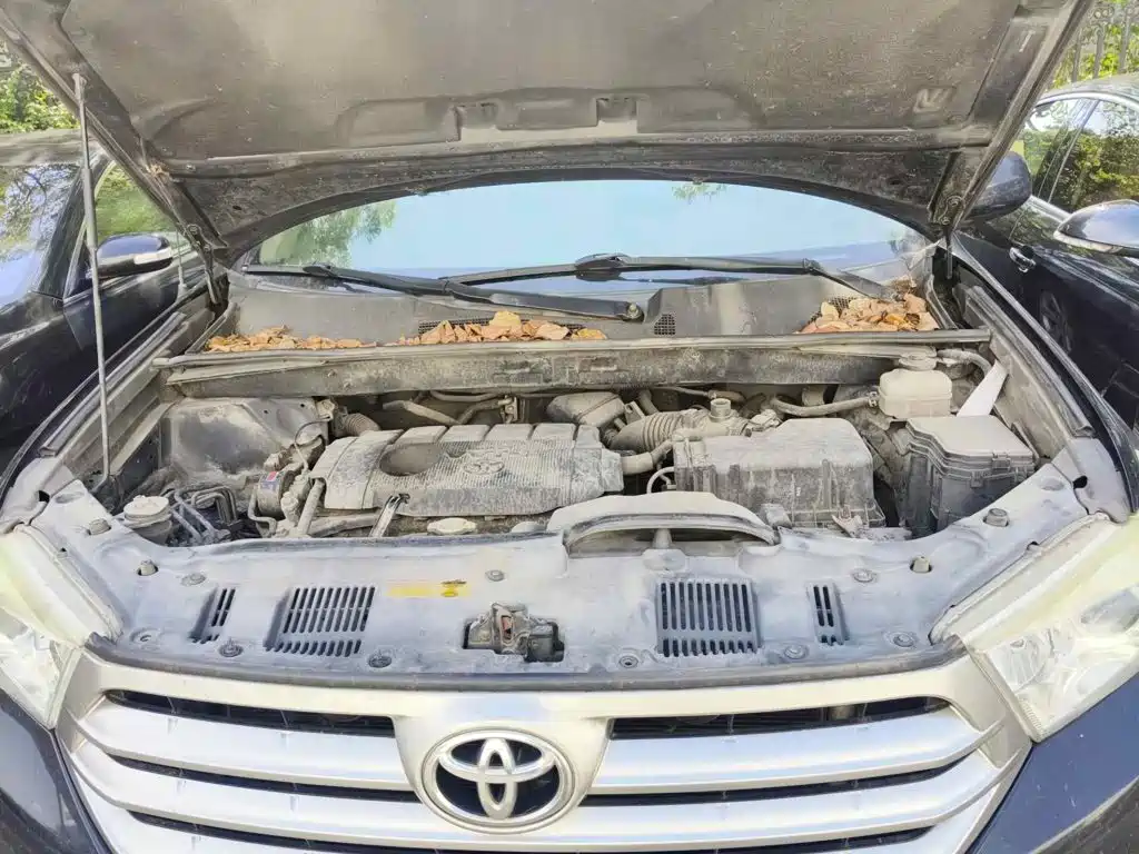 Photo 3 - Toyota Highlander