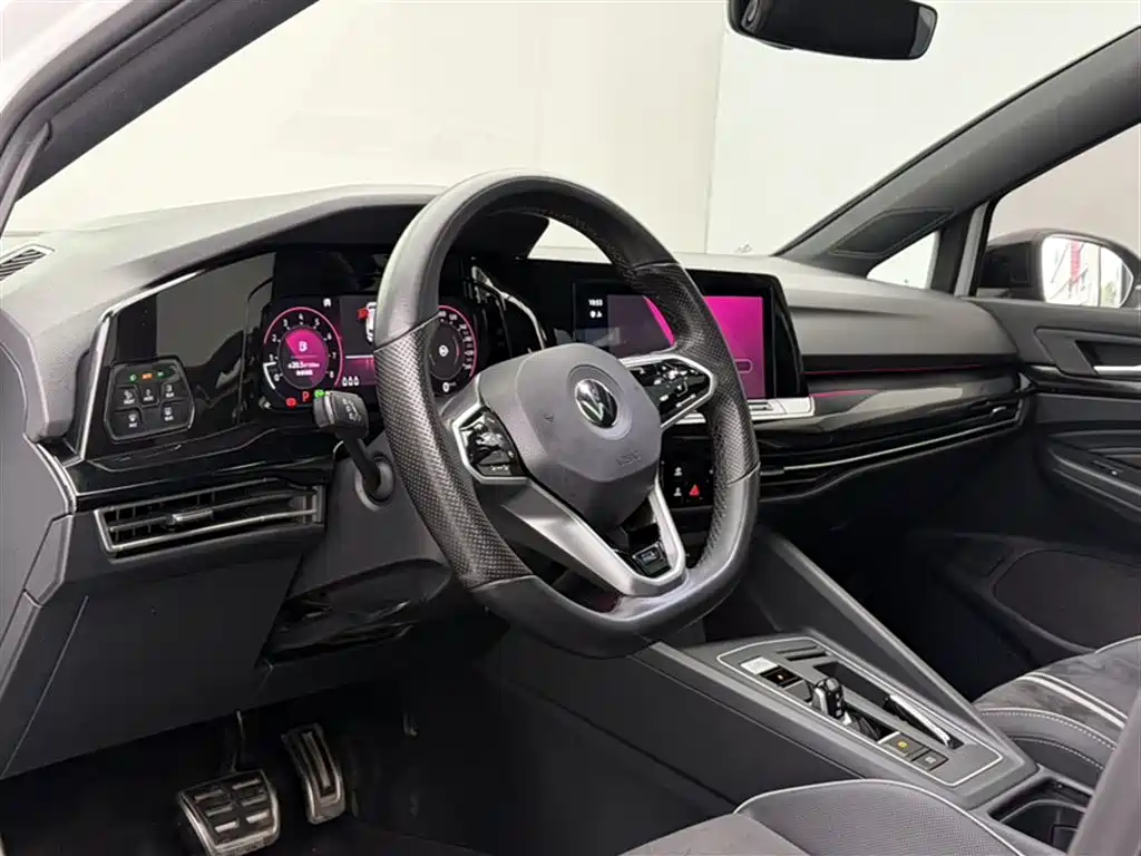 Volkswagen Golf 2021 280TSI DSG R-Line фото 18