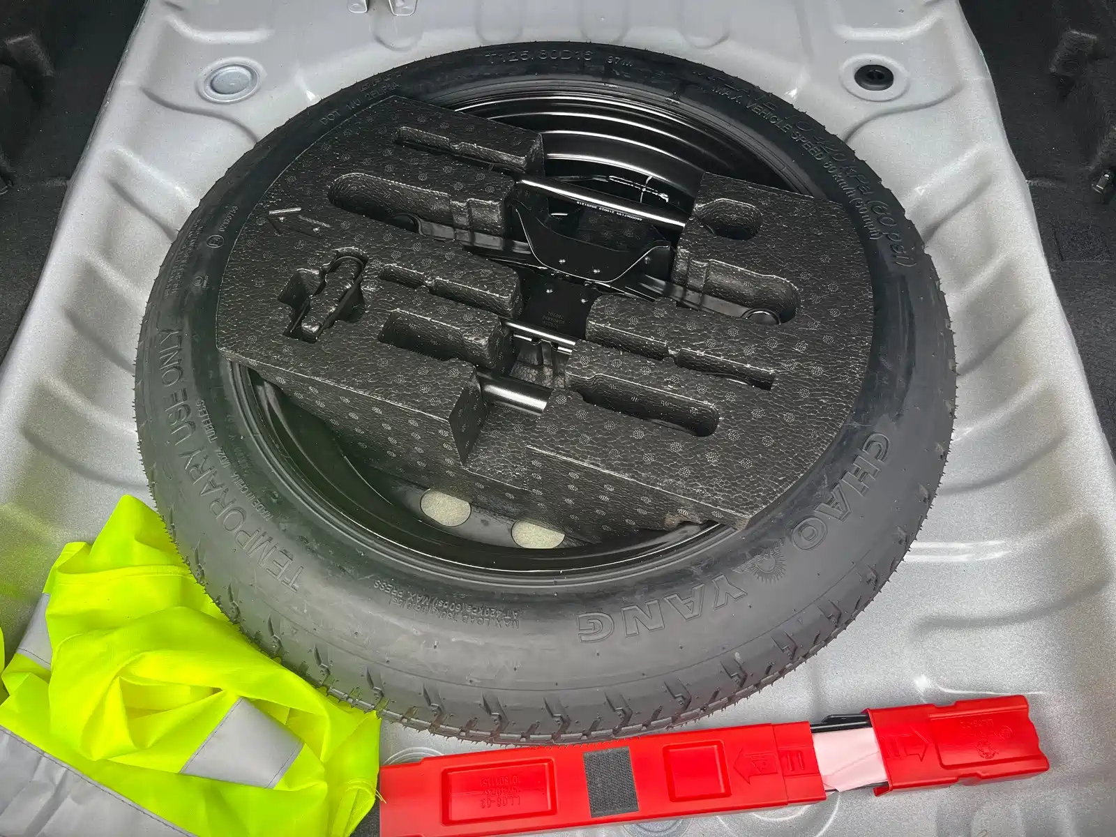 Фото 21 - Geely Emgrand