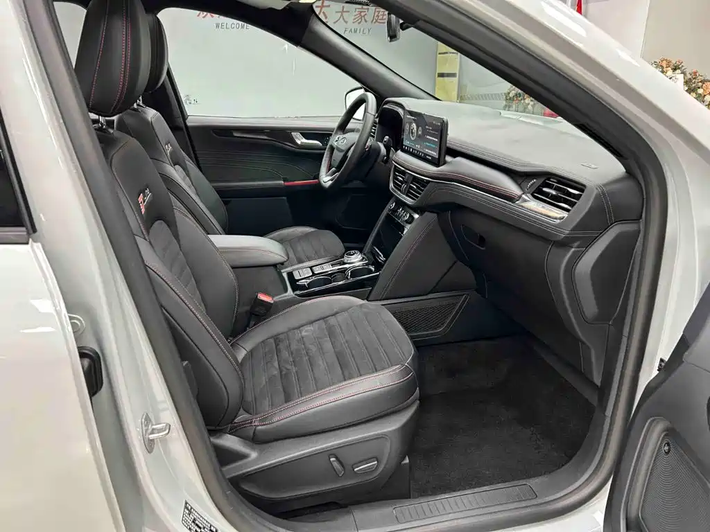 Ford Escape 2023 2024 Model EcoBoost 245 4WD ST-Line Pro