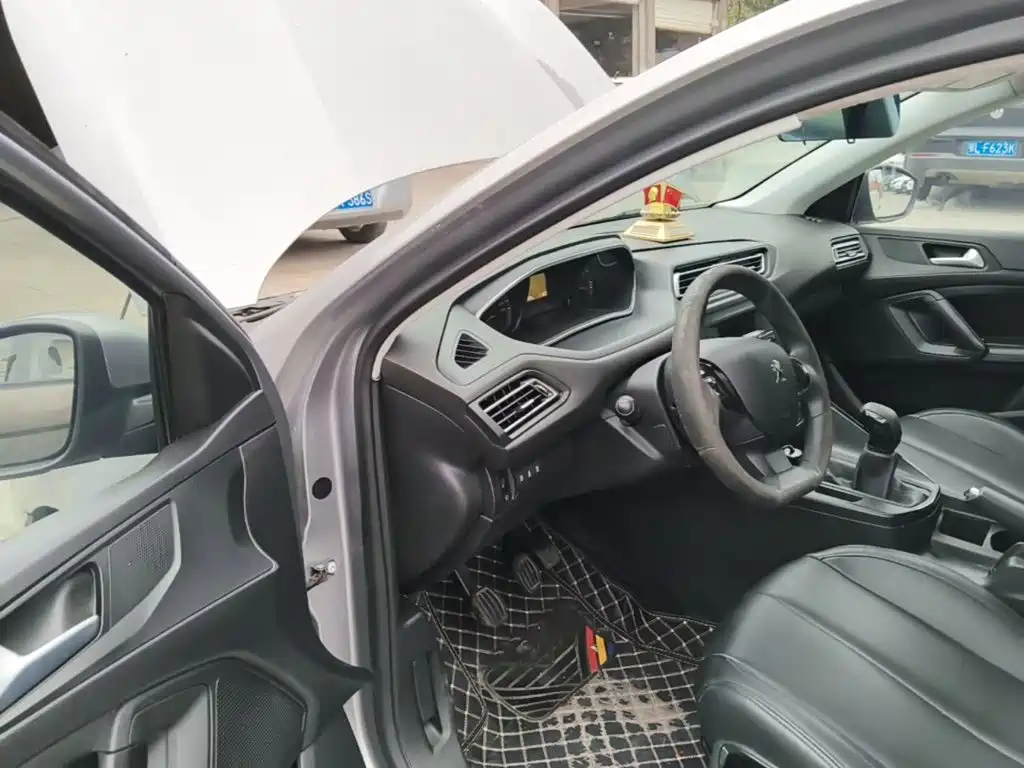 Peugeot 308 2017 2016 1.6L Manual Fashion
