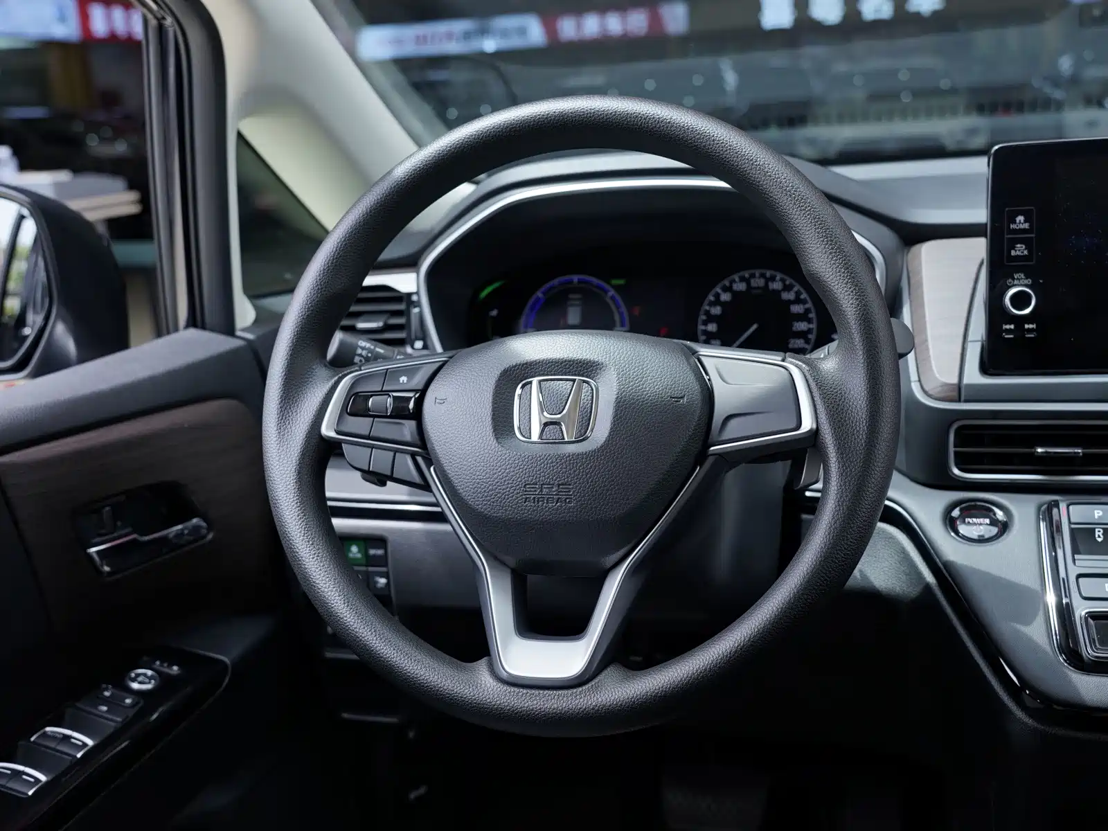 Фото 11 - Honda Odyssey