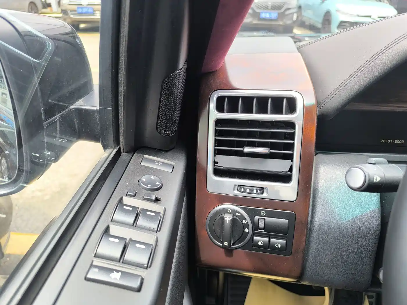 Land Rover Range Rover 2012 5.0 NA V8 фото 18