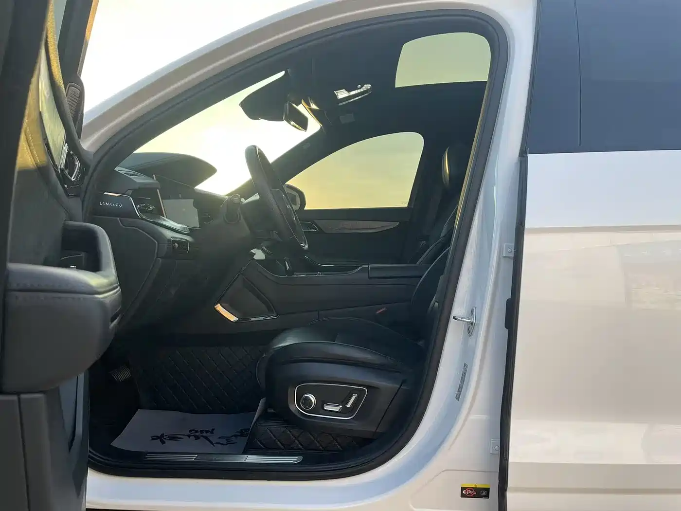 Lynk & Co 09 2021 2.0T Halo 7-seater фото 4