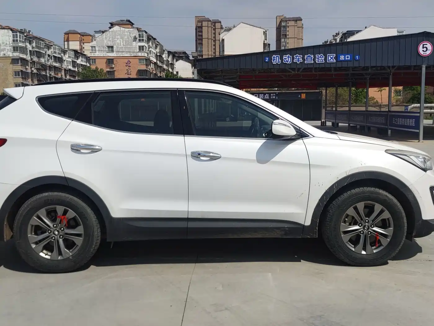 Hyundai Santa Fe 2013 2013 Model 2.4L Automatic 2WD Smart
