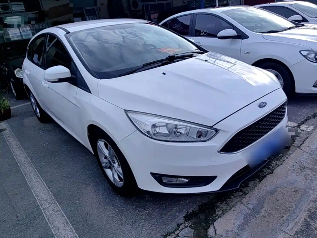 Фото 4 - Ford Focus