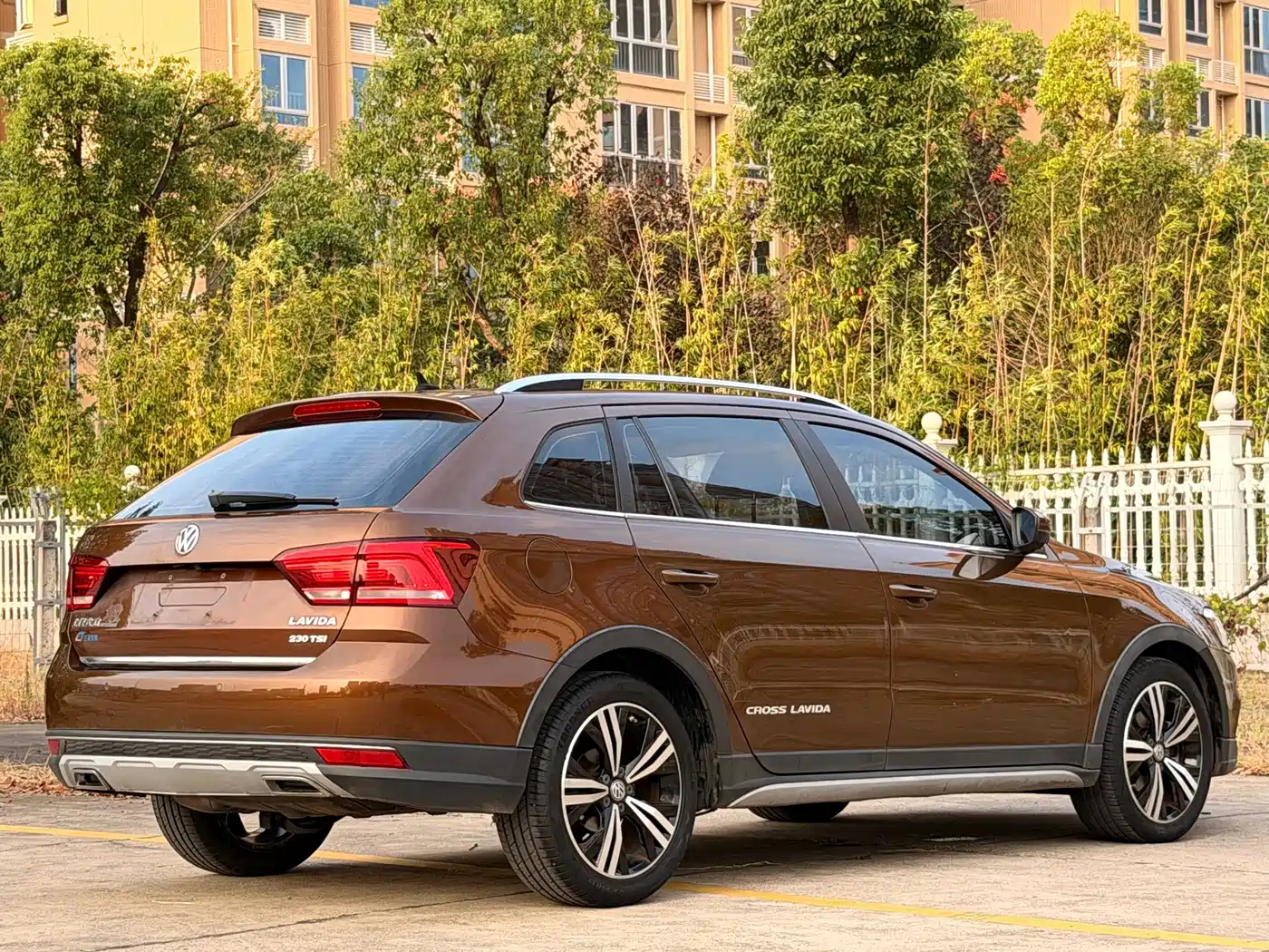 Volkswagen Gran Lavida 2018 2017 230TSI DSG Luxury Edition