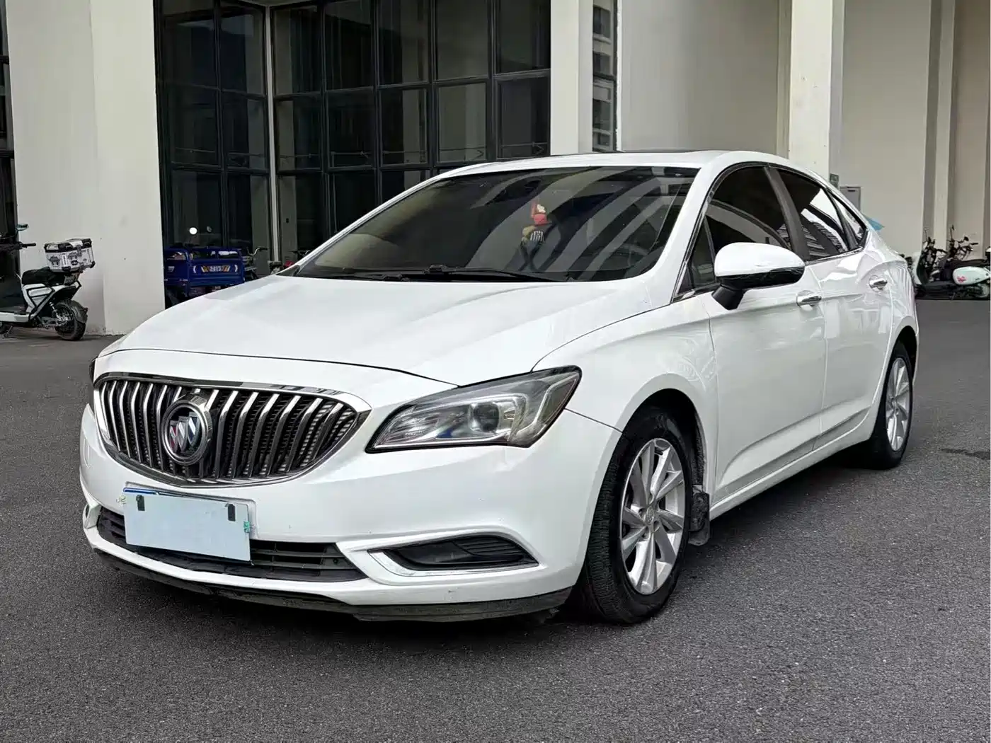 Photo 1 - Buick Verano
