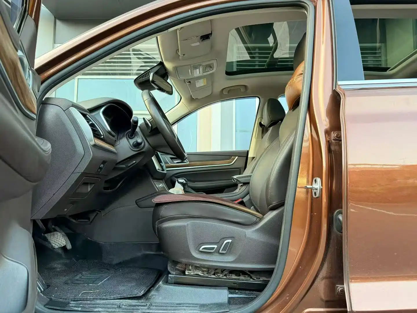 Фото 4 - Roewe RX8