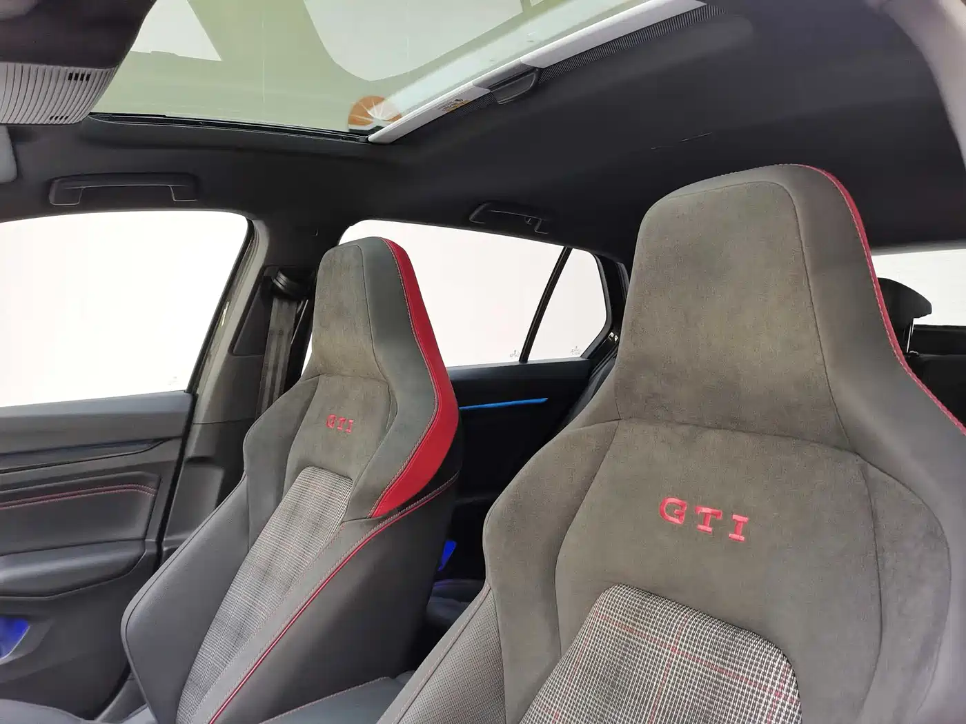 Volkswagen Golf GTI 2021 380TSI DSG GTI фото 9