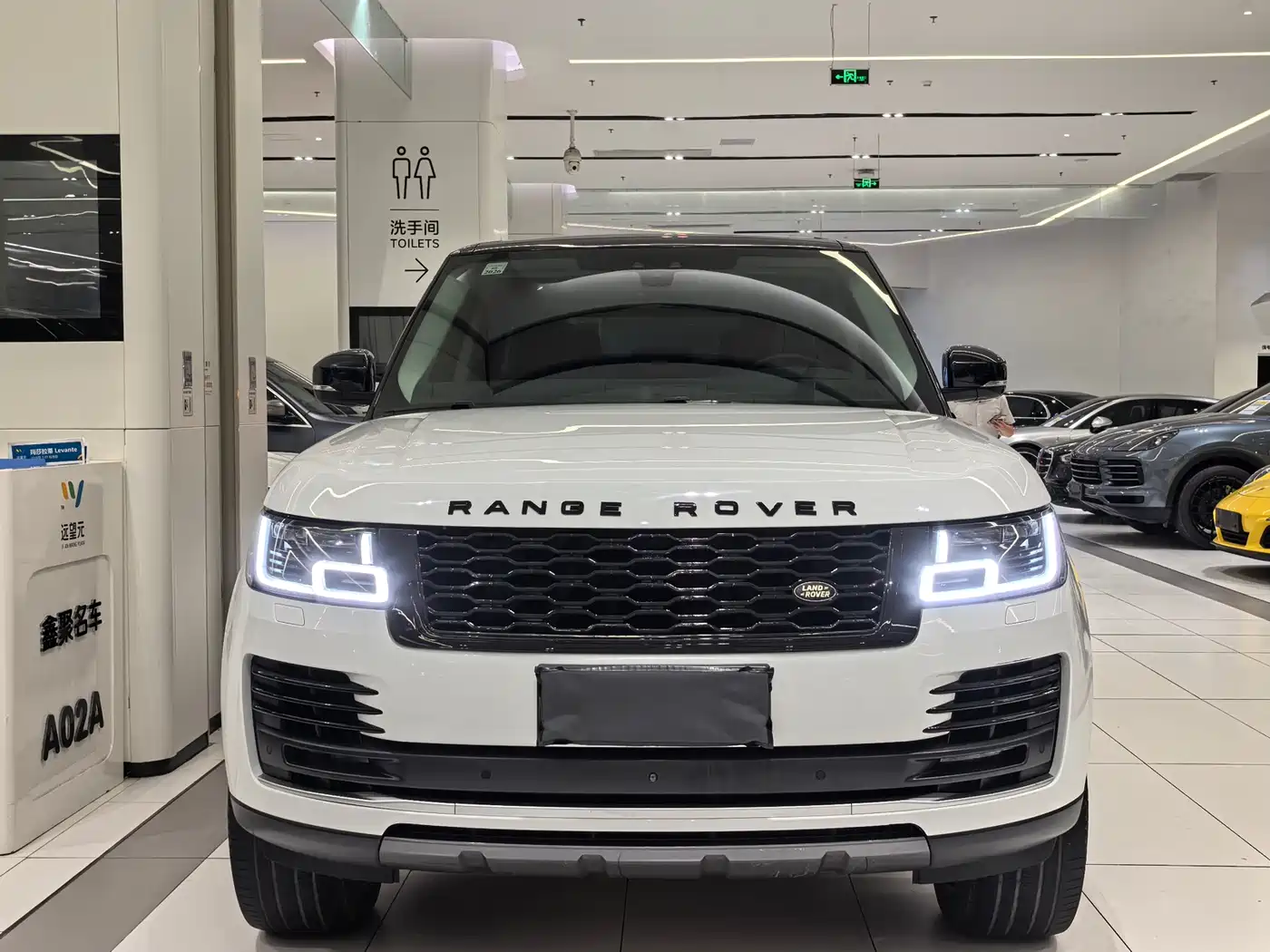 Land Rover Range Rover 2019 3.0 SC V6 Heritage Extended Edition фото 2