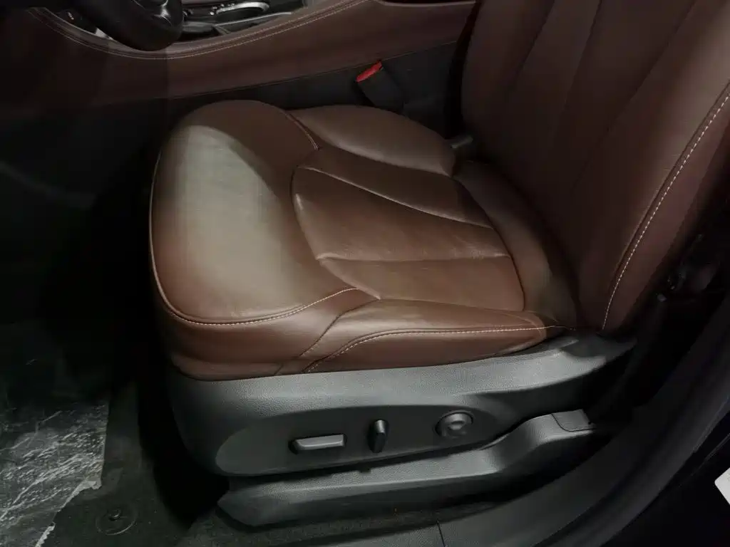 Photo 20 - Buick Envision Plus