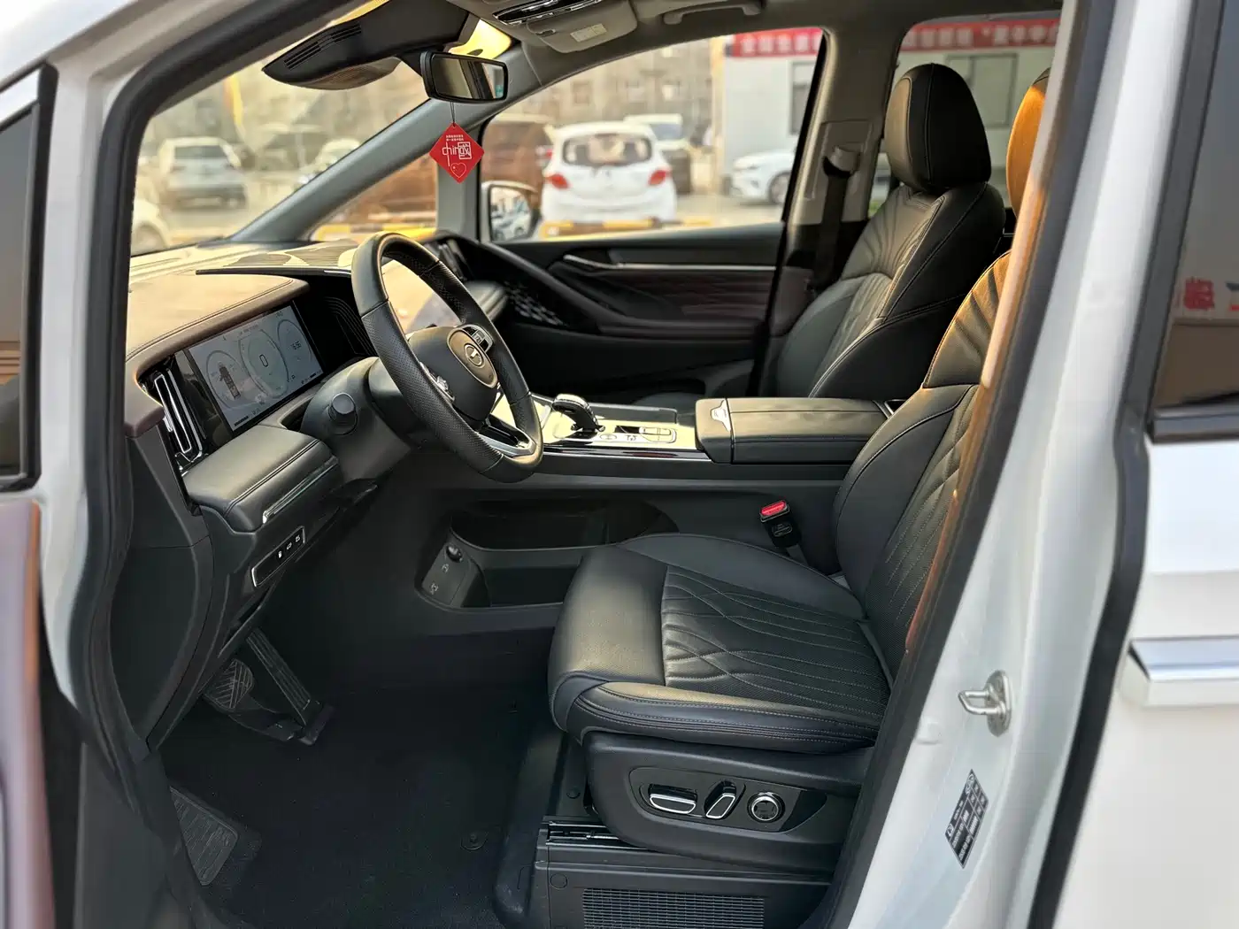 GAC Trumpchi Trumpchi M8 2024 Master Series Super Hybrid фото 10