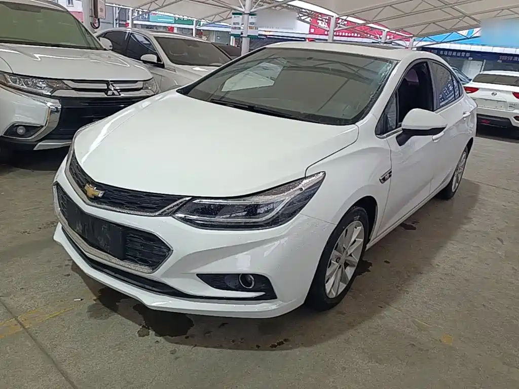 Photo 1 - Chevrolet Cruze