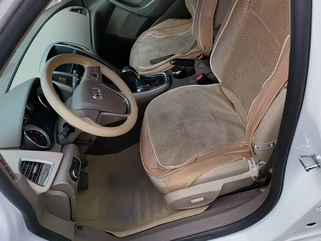 Фото 15 - Buick Excelle